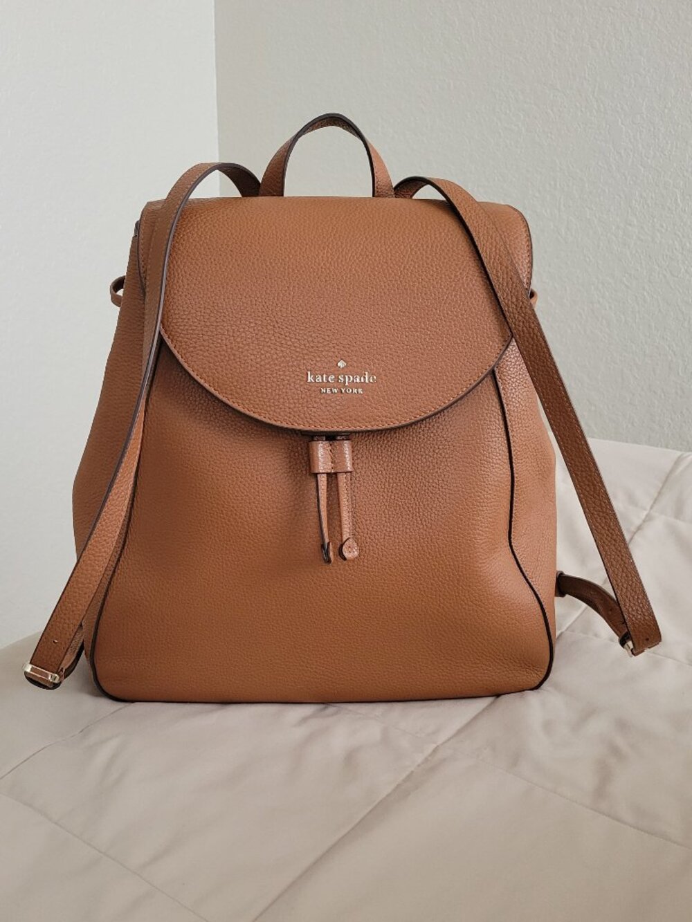 Kate Spade LARGE pebble leather backpack. EUC